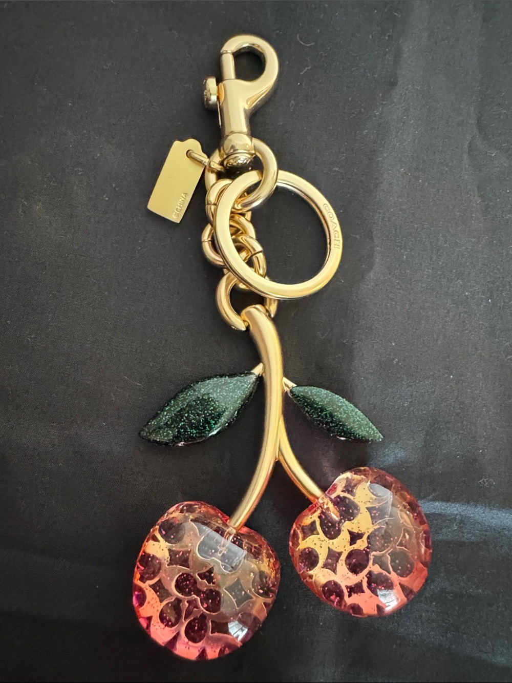 🍒Coach Gold-Tone Resin Cherry Keychain with Pink Cherries and 🍃 NWOT🍒